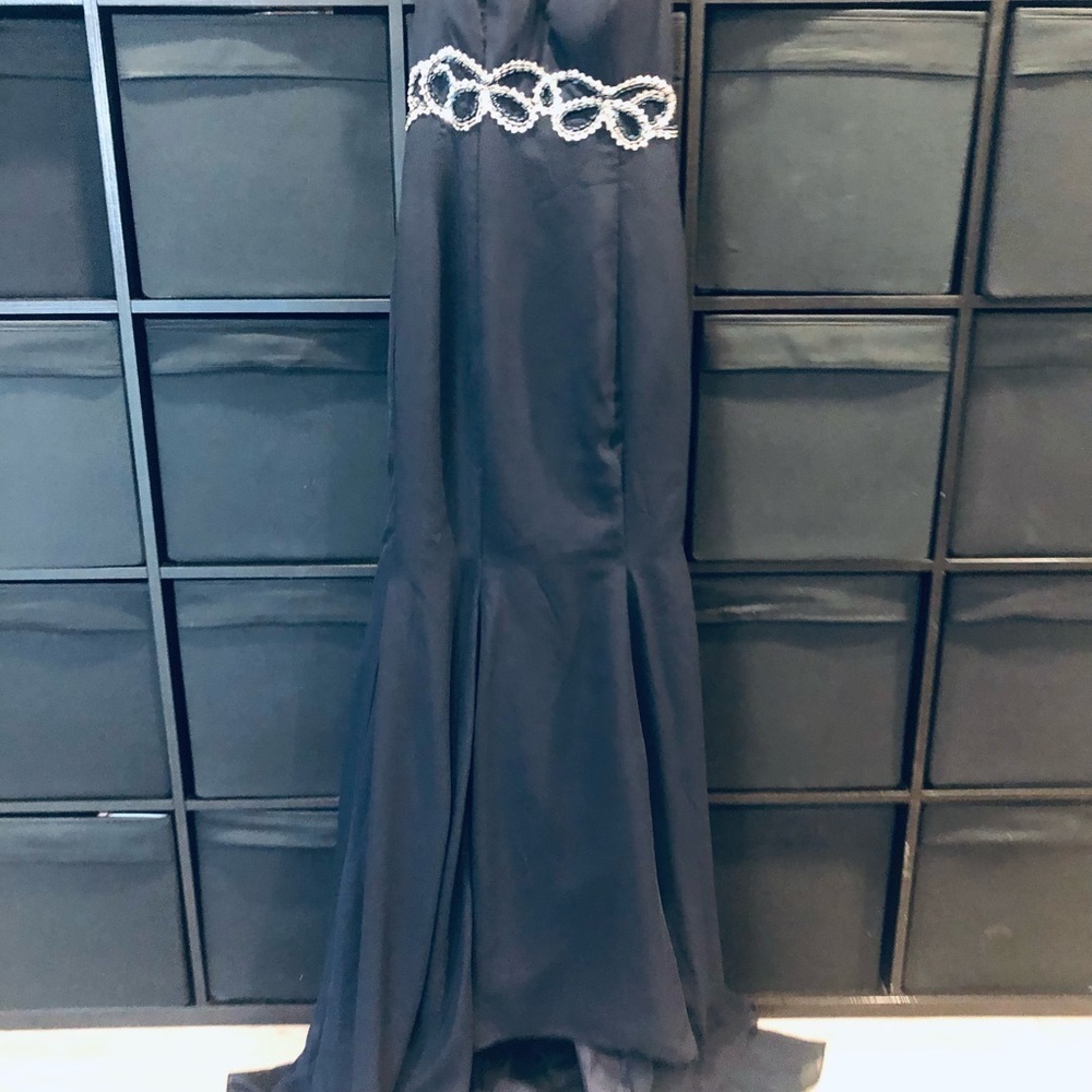 WOMAN Nevy Blue Long Luxury Prom Dress, Size 2